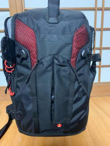 Canon 70d 一眼レフ入門キット レンズ3本 ストロボ カメラバック 三脚