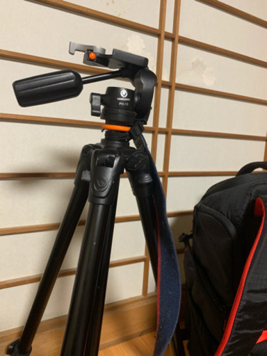 Canon 70d 一眼レフ入門キット レンズ3本 ストロボ カメラバック 三脚