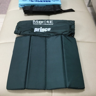 ベンチシートに敷く折りたたみクッションの画像