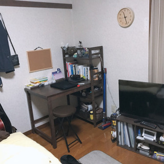 天然木製デスク、格安でお譲りします。の画像