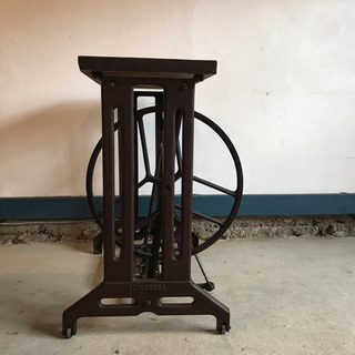 ミシン 机 古材 工業系 テーブル 鉄脚 足 台 昭和 レトロ カフェの画像