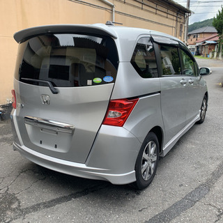 ホンダフリードGB3 63954km 車検無し 2年付き渡し可 シルバー 修復歴無しの画像