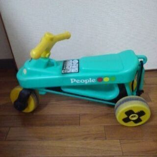 幼児用屋外カー2台の画像