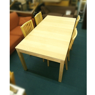 BJURSTA（ビュースタ）伸長式テーブル IKEA イケア ダイニングテーブル BJURSTA 伸長式テーブル
