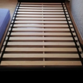 ダブルベッド マットレス付きの画像