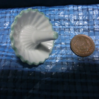★傘の箸置きホワイト綺麗（陶器、未使用箱入り）5個入り、お手数おかけします👉プロフィ―ル必読ですの画像