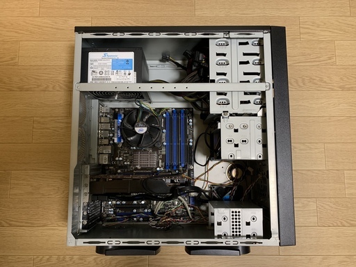 ミドルタワーPCケース W=200mm, D=470mm, H=470mm