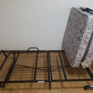 折りたたみベッド(マット付き)の画像