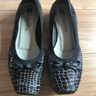 JB MARTINのヒョウ柄パンプス23.5cmの画像
