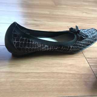 JB MARTINのヒョウ柄パンプス23.5cmの画像