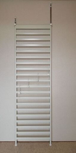 壁面パーテーション　突っ張り式