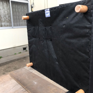 セミダブルの2分割脚付きマットレスの片方のみの画像
