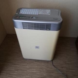 シャープ除湿機　差し上げます。取りに来て下さる方に。の画像