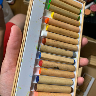 布描きクレヨン 19ケースの画像