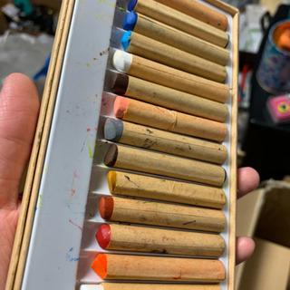 布描きクレヨン 19ケースの画像