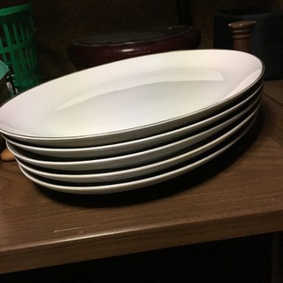 料理が映える！！大きいお皿 1枚1000円の画像
