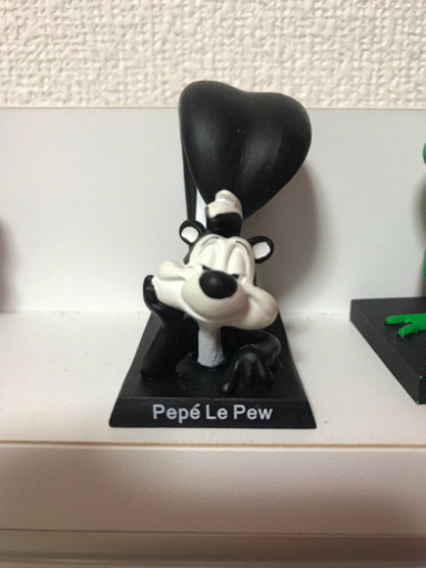 ワーナーブラザース バックスバニーシリーズ   ペネロペーのフィギュアです。