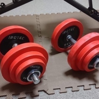 ☆美品☆ トレーニングベンチ ダンベルセット (マットはおまけ） 売りますの画像