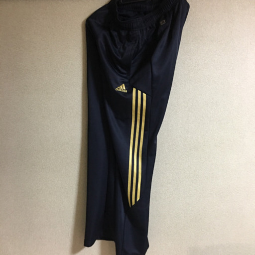adidasアディダス  ジャージ  新品タグ有  メンズＭサイズ
