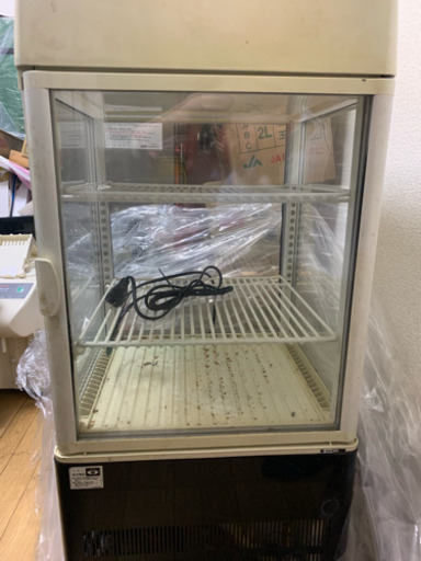 便利な前後扉開く54L冷蔵庫