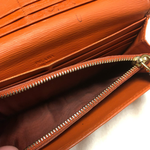 PRADA 財布 元値7万円以上