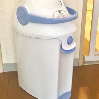 【おむつ用ゴミ箱】  ビジョン  らくらくおむつポットン