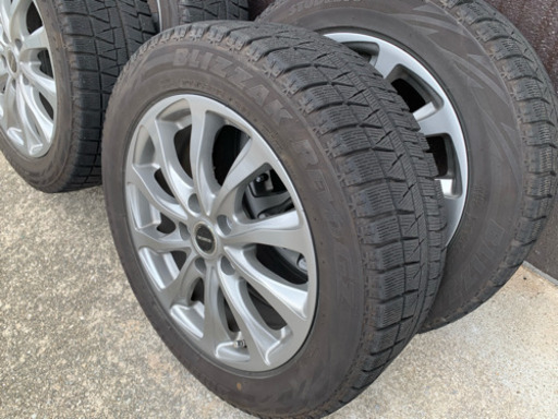 取引予定者決まりました！スタッドレスタイヤ 205-55-R16 2シーズン使用