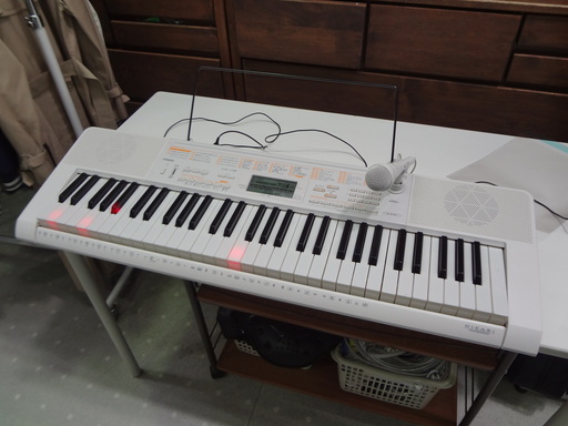モノ市場 東海店　CASIO　カシオ　電子ピアノ　キーボード　LK-118　61鍵盤　＃130