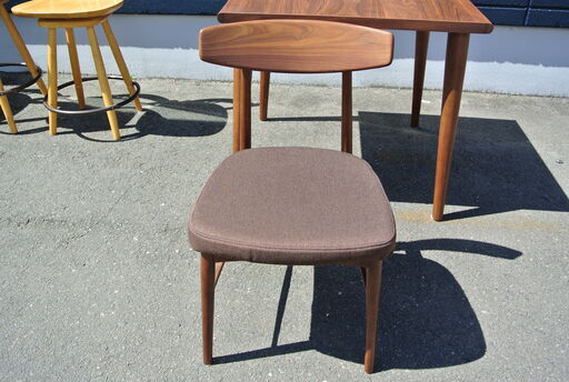 【092423】ダイニングセット(大塚家具)　テーブル：幅80cm　奥行80cm　高さ72cm　椅子：幅46cm　奥行54.5cm　高さ76.5cm【引取限定】
