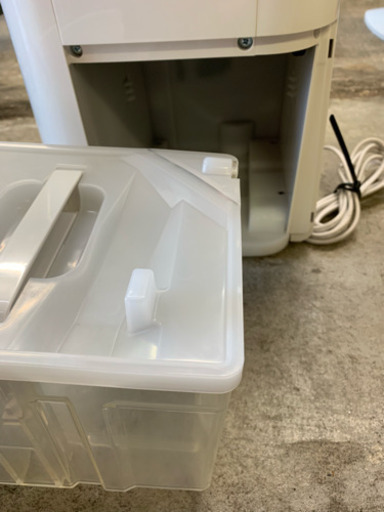 美品 SHARP プラズマクラスター 除湿機 CV-G120-W 2017年製