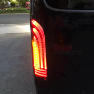 ハイエース テールランプ  HELIOSの画像
