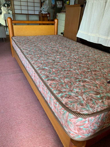 シングルベッド