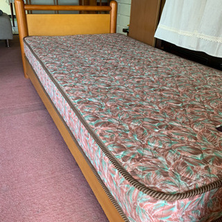 シングルベッド