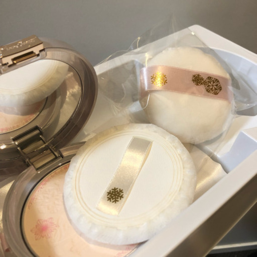 スノービューティー　MAQuillAGE　定価10000円