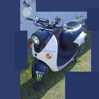 中古バイク YAMAHA VINO SA26J ４スト ビーノ アウターカウル新品同様（一部ひび） モンスターエナジーの画像