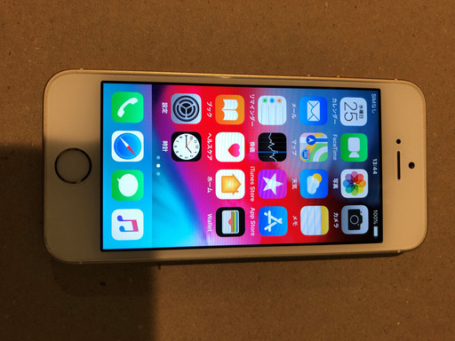 iPhone SE 128GB SIMフリー