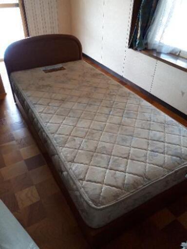 シングルベッド