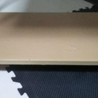 綺麗なパソコンデスクの画像