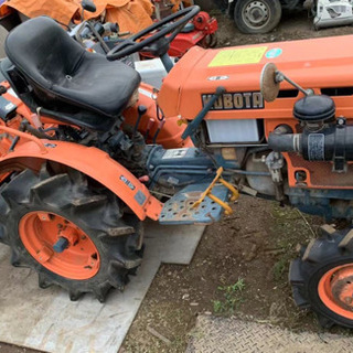 中古トラクタークボタB5001新品タイヤ4WDディーゼルの画像