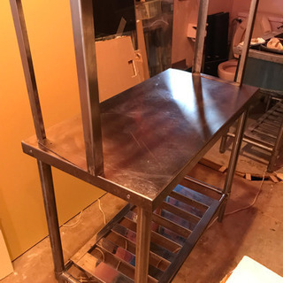 店舗用 ステンレス作業台と棚、すのこの画像
