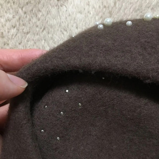 ブラウン 茶色 ベレー帽 パール ビーズの画像