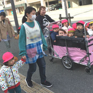 【保育士】マイカー通勤OK！カフェ風おしゃれ園舎！開園2年目のまだまだ新しい保育園です！の画像