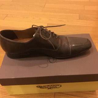 イタリア製の本革の靴の画像