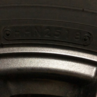 215/60r16 スタッドレスタイヤ アルミホイールセット の画像