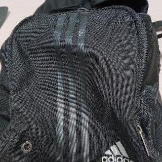 adidas ボストンバッグの画像
