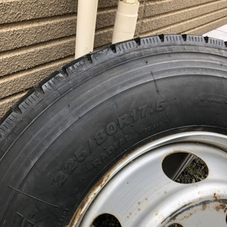 値下げ❗️4t車 ミックスタイヤ ホイール付 225/80R/17.5 の画像