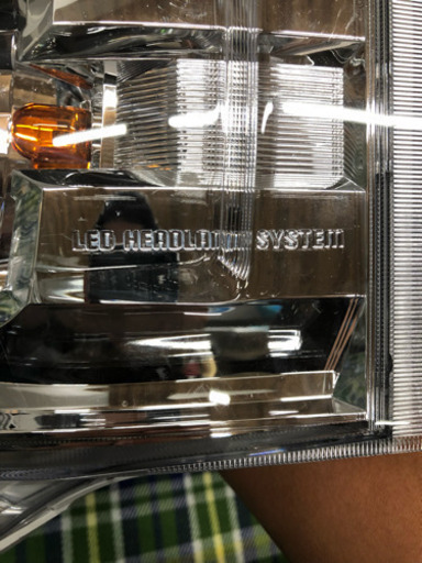 5型ハイエース  純正LEDヘッドライト 左右セット レジアス兼用 美品