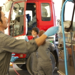 【急募！時給1,100円！】週払い可！車両移動・洗車スタッフ募集！ の画像
