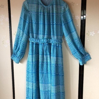 🔴大特価‼️300円‼️🔴婦人服‼️大量にあります‼️の画像