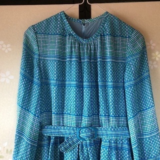 🔴大特価‼️300円‼️🔴婦人服‼️大量にあります‼️の画像